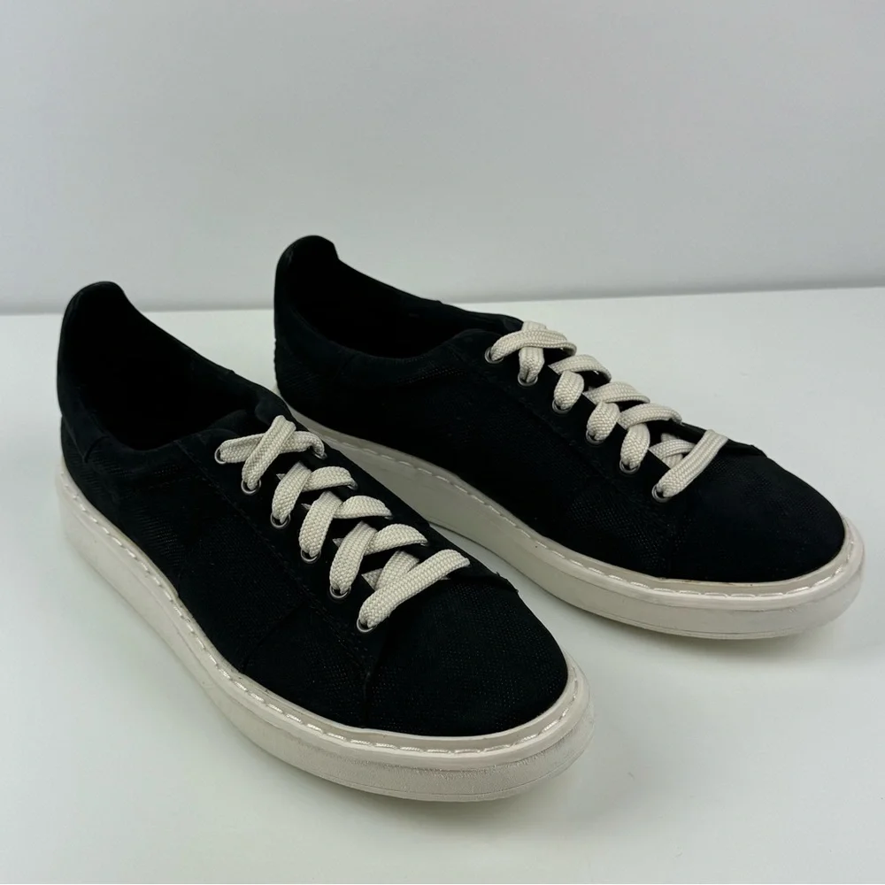 OTBT “Normcore” Women’s Sneakers size 10, Black, New in Box (No Lid)